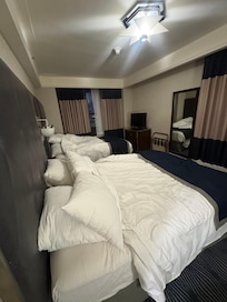 バスタブあり
ドライヤーあり
バスマットあり
ハンドタオル、フェイスタオル、バスタオルあり。
シャンプー、コンディショナー、ボディローション、石鹸あり。ボディソープなし