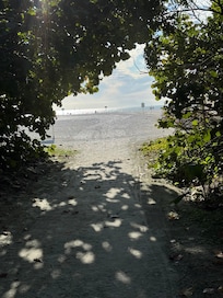 Love the entrance to the beach 🏝️