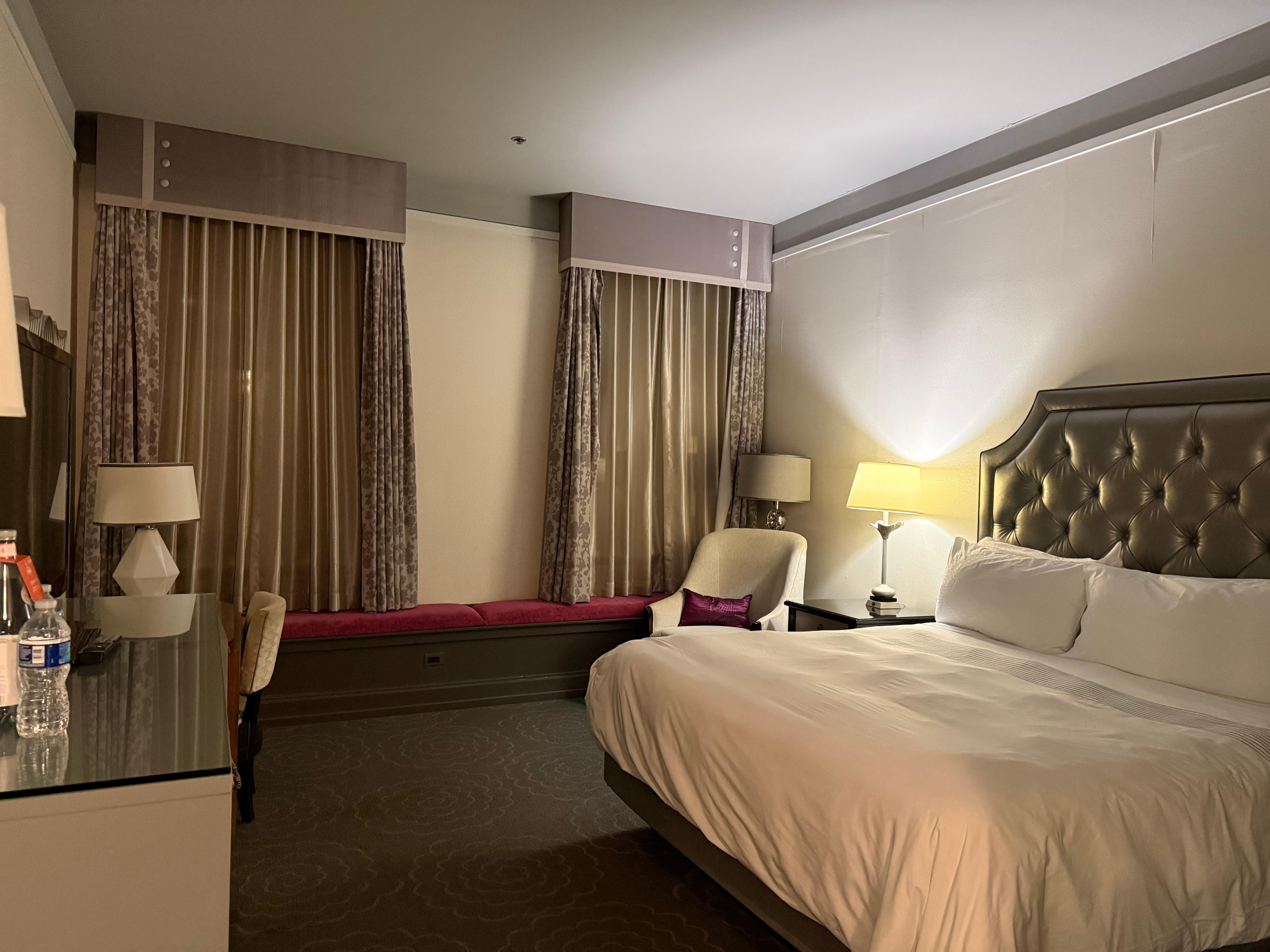 Room with a king size bed