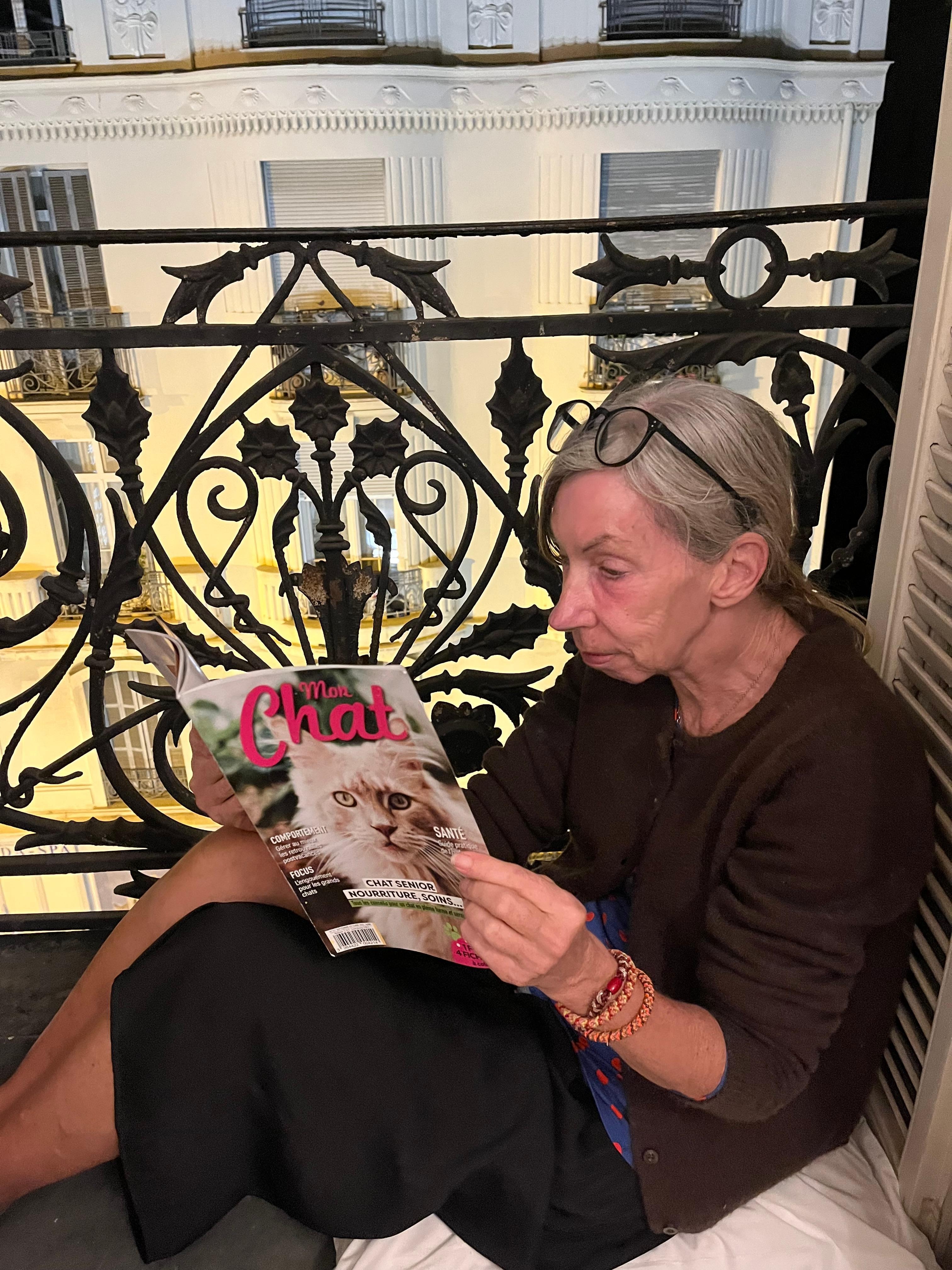 Trevlig liten fransk balkong att sitta o läsa på 