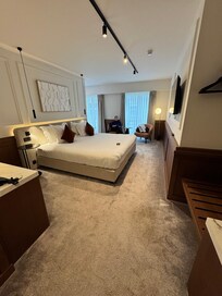 Spacious room