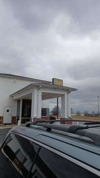 It is not a large hotel but it is nice to have a single floor hotel to avoid having to carry luggage up the stairs