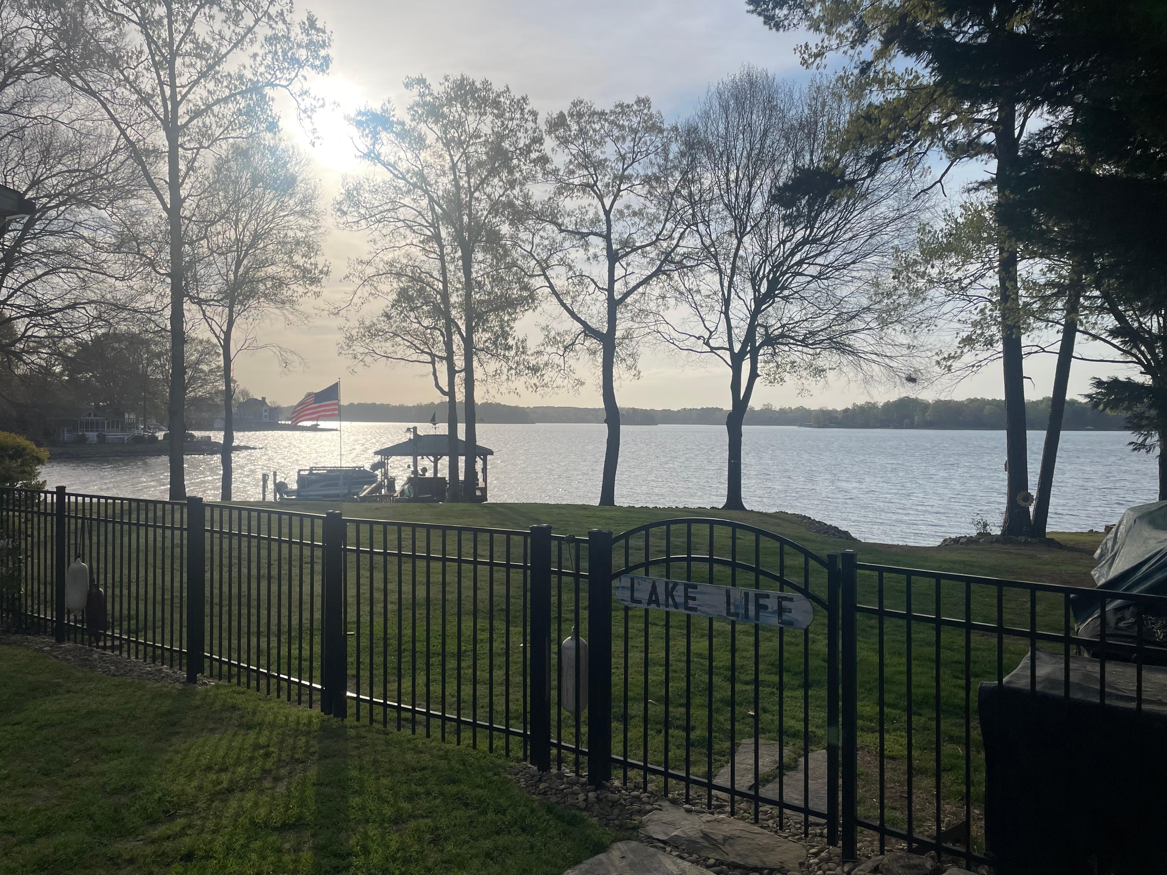 Early morning on the lake💜