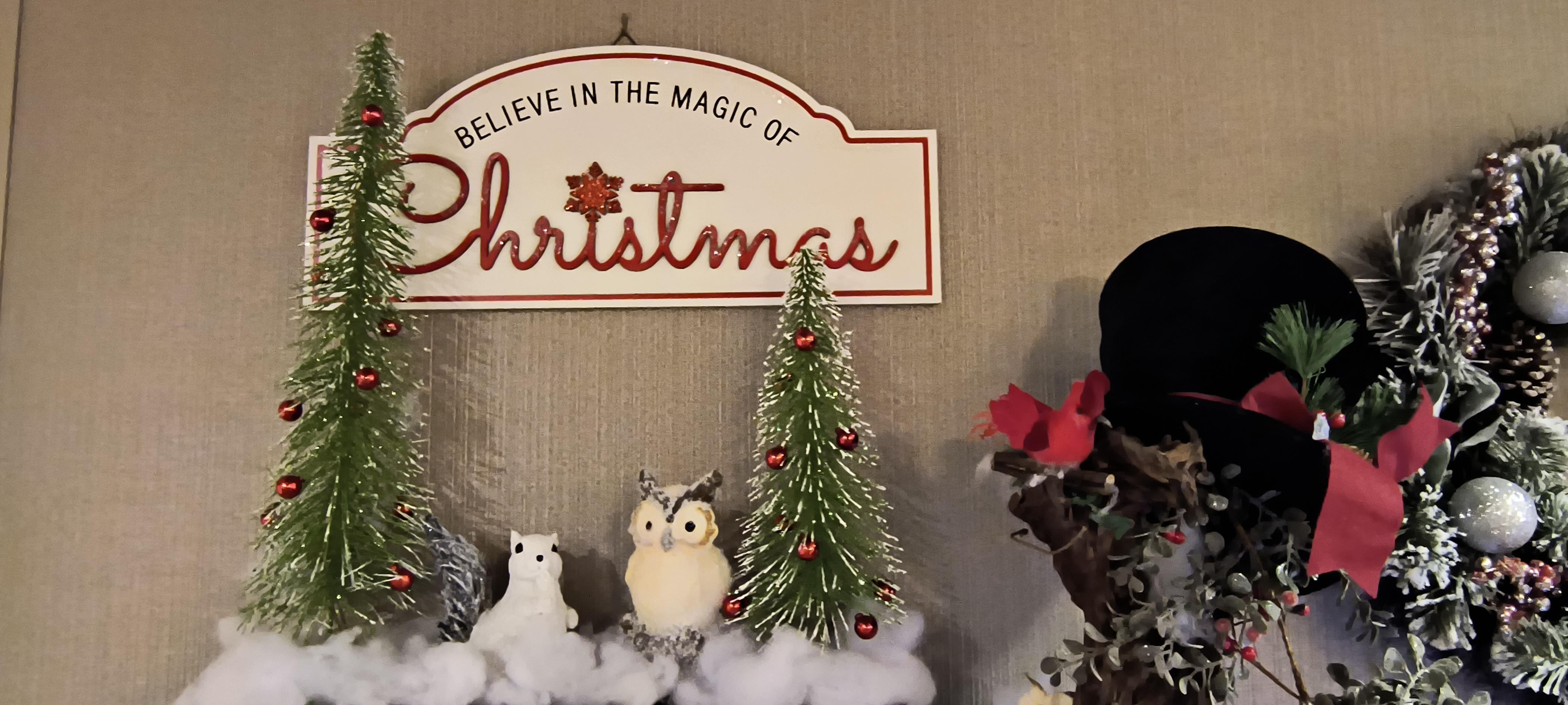 These pictures are from the entrance and dining area.