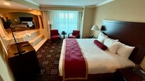 Deluxe Jacuzzi Suite