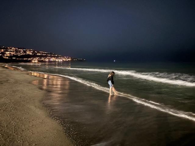 Redondo Beach - 2 short blocks away