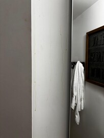 Bathroom walls dirty