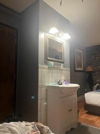 Sink in the middle of the room.