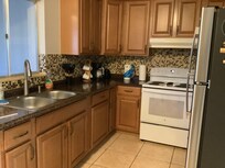 Kitchen fully stocked. Would have liked an outdoor grill