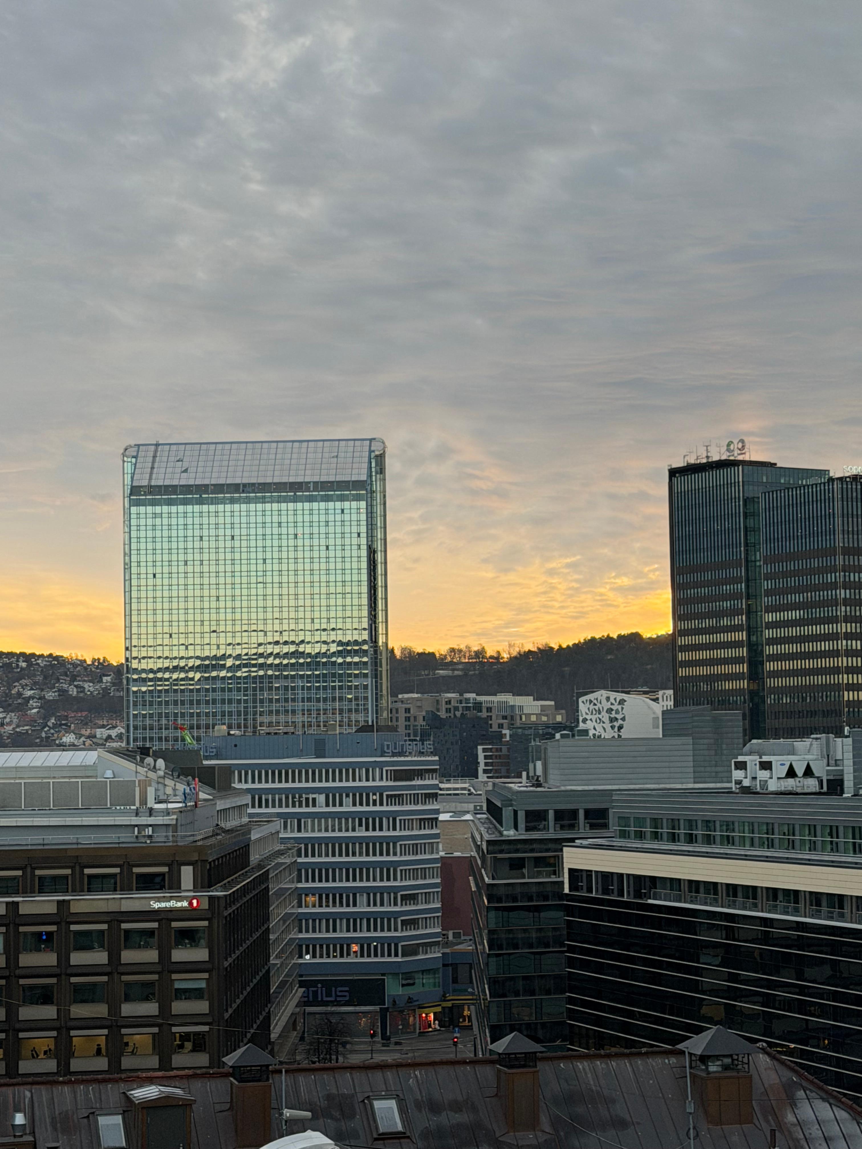 Veldig fin utsikt i fra tak terrassen i 9 etasje❤️