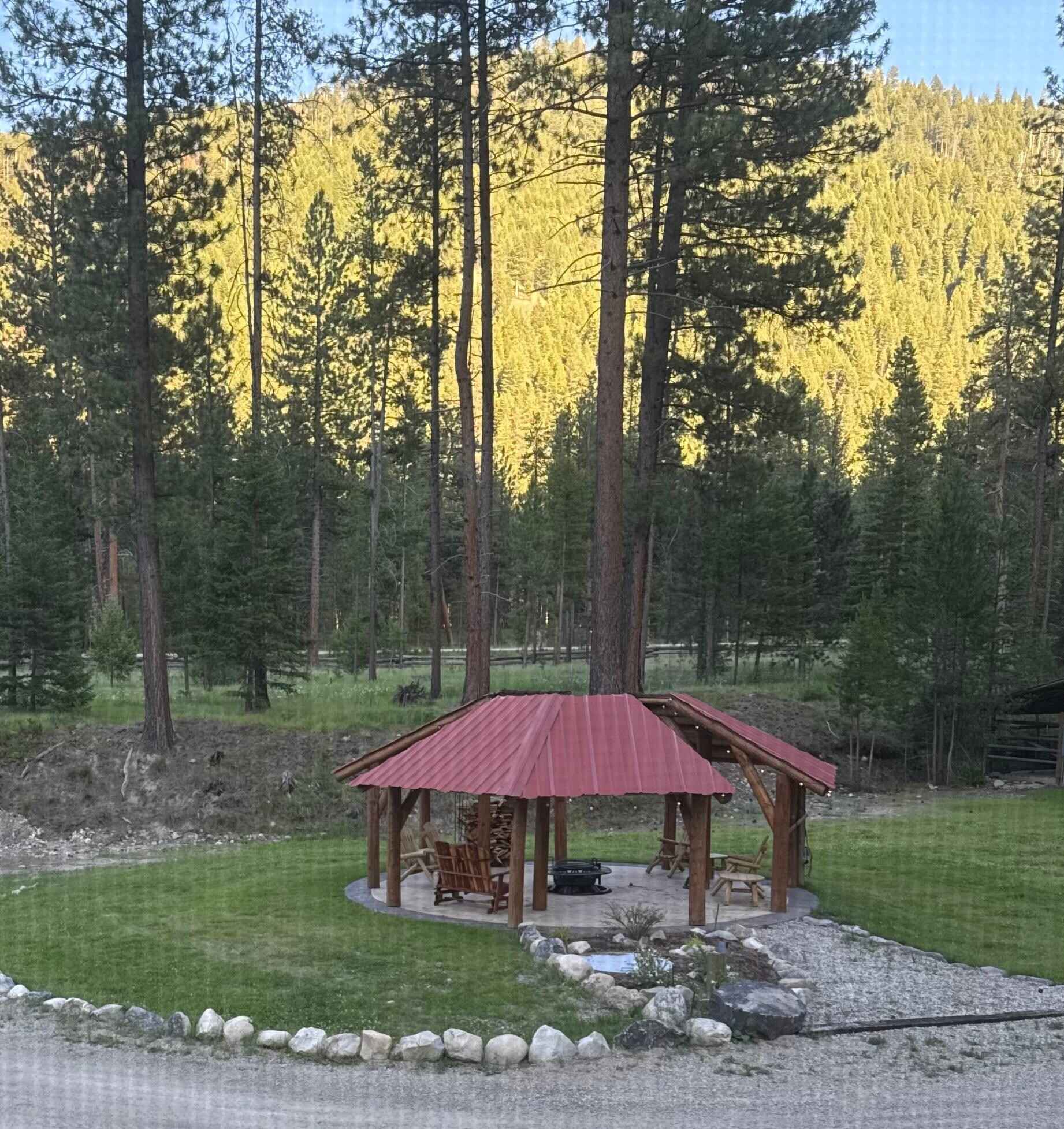 Firepit area with room for lots of people 