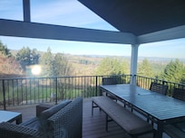 Glorious day in the PNW, great outdoor setting