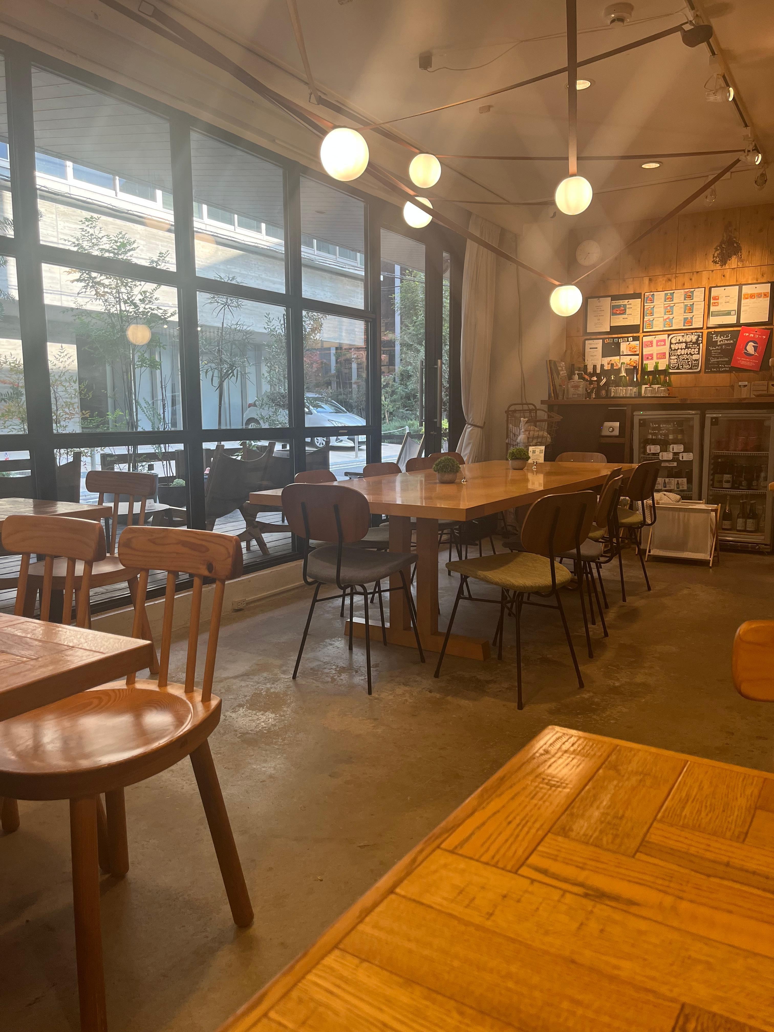 朝食で利用したカフェ