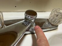 Kitchen Faucet shooting out water