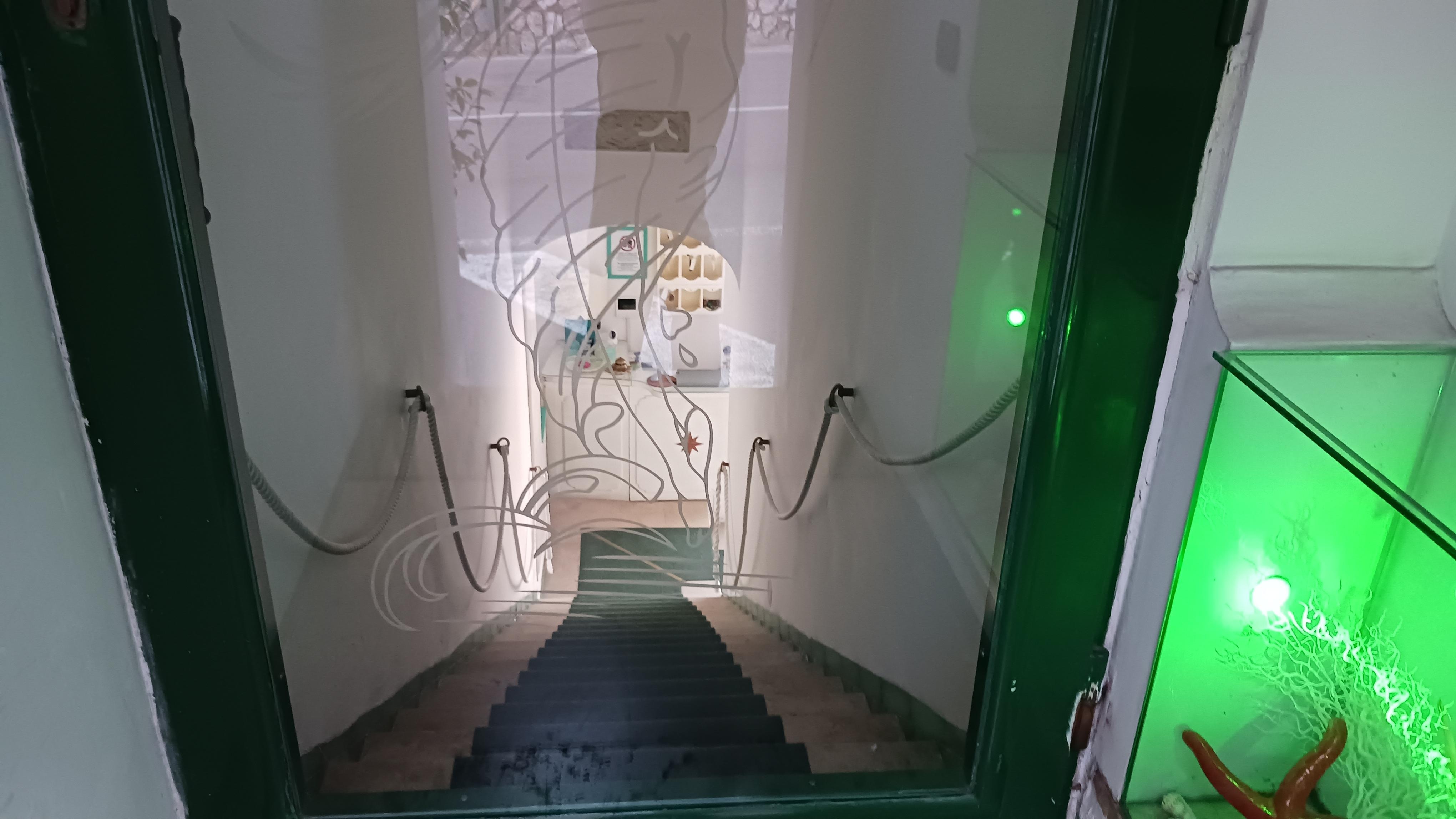 Hotel entrance ,but nothing in there ! No bar or restaurant ! Must go to Amalfi 👎