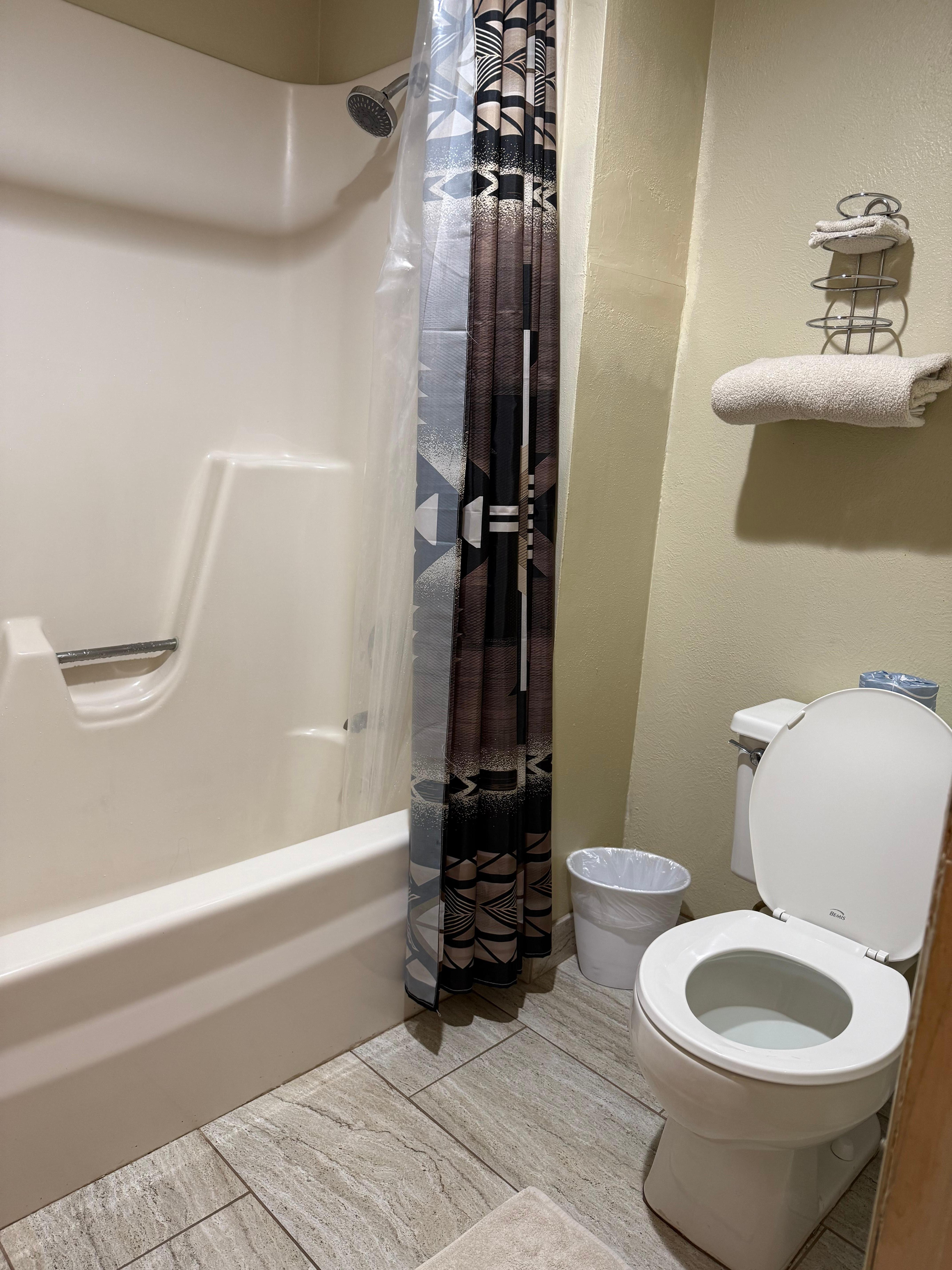 Shower and fluffy towels 