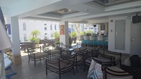 Pool bar, cocktails and tea