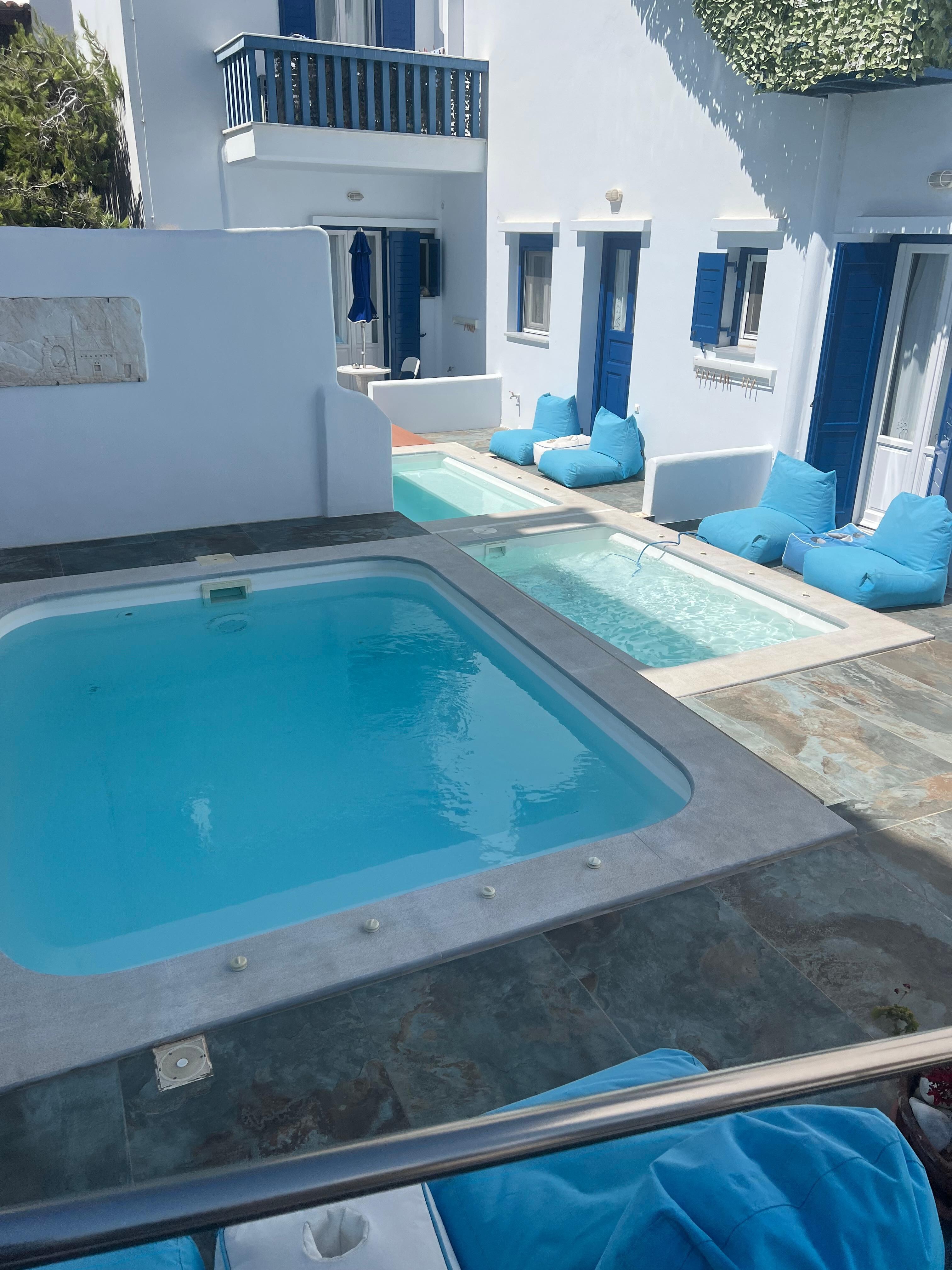 Clean pool