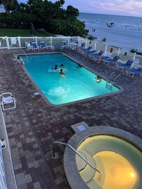 Pool n hot tub