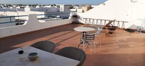 Une terrasse bien exposée et très spacieuse