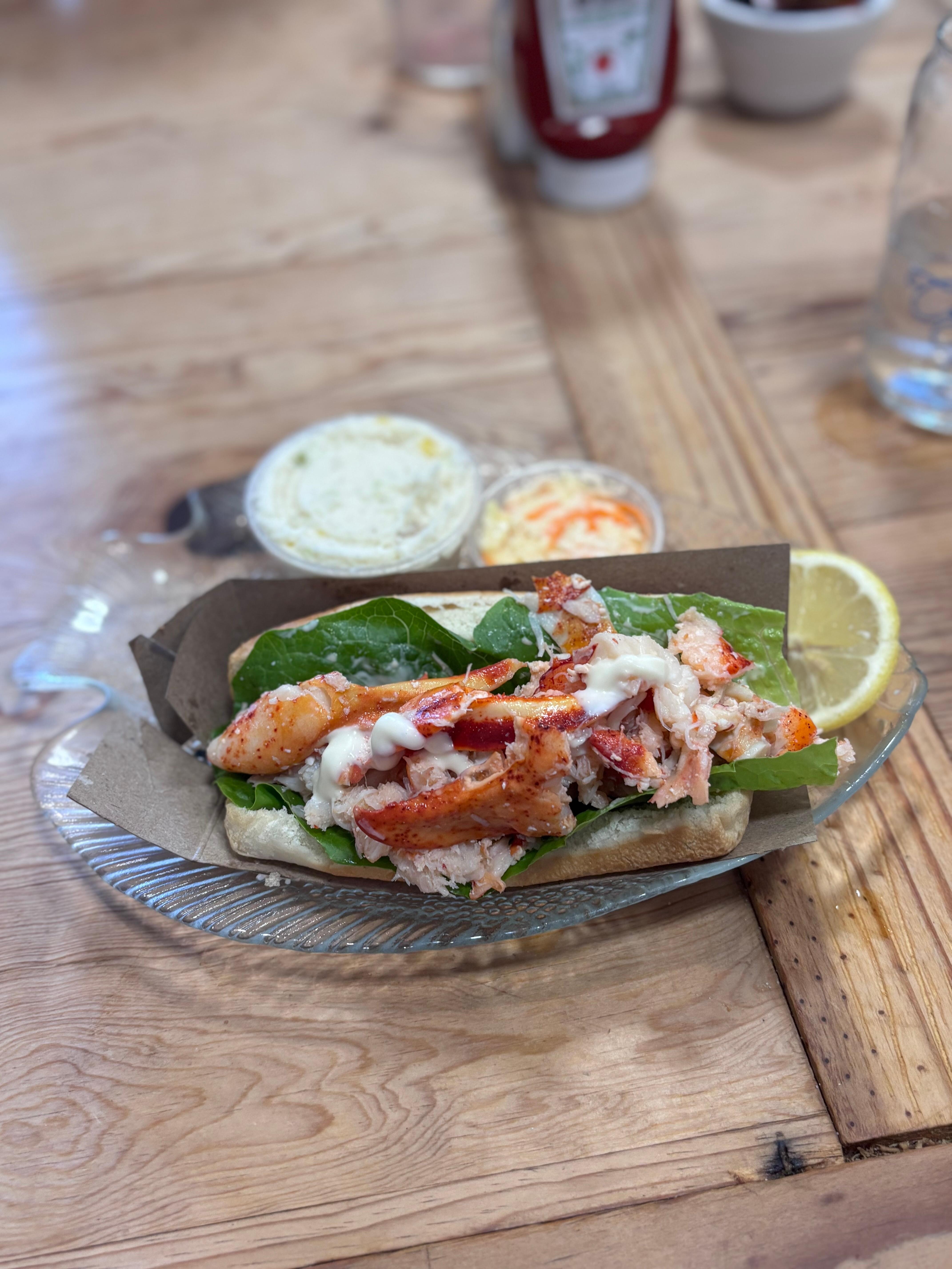 Lobster roll 
