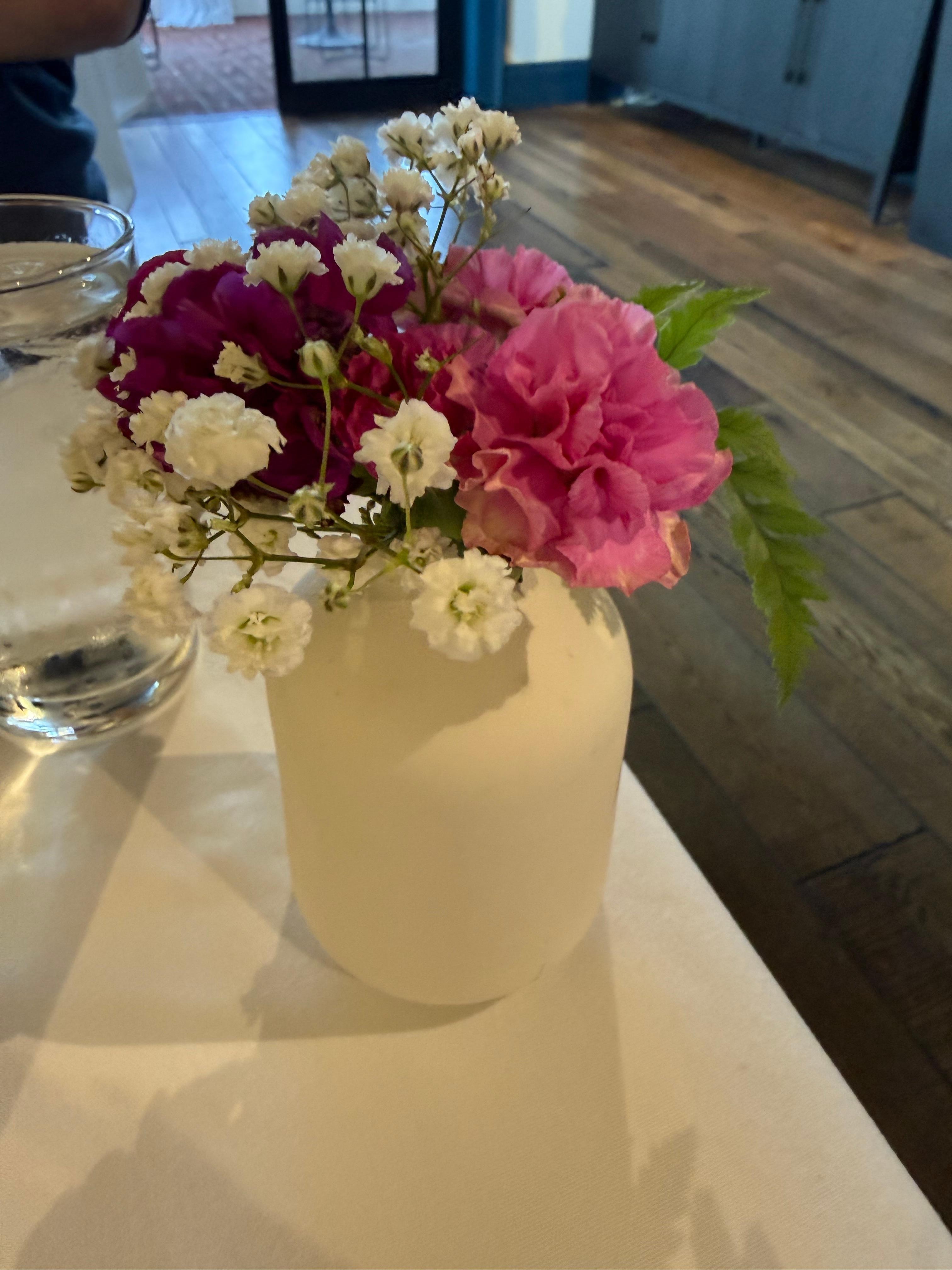 Such cute table decor 