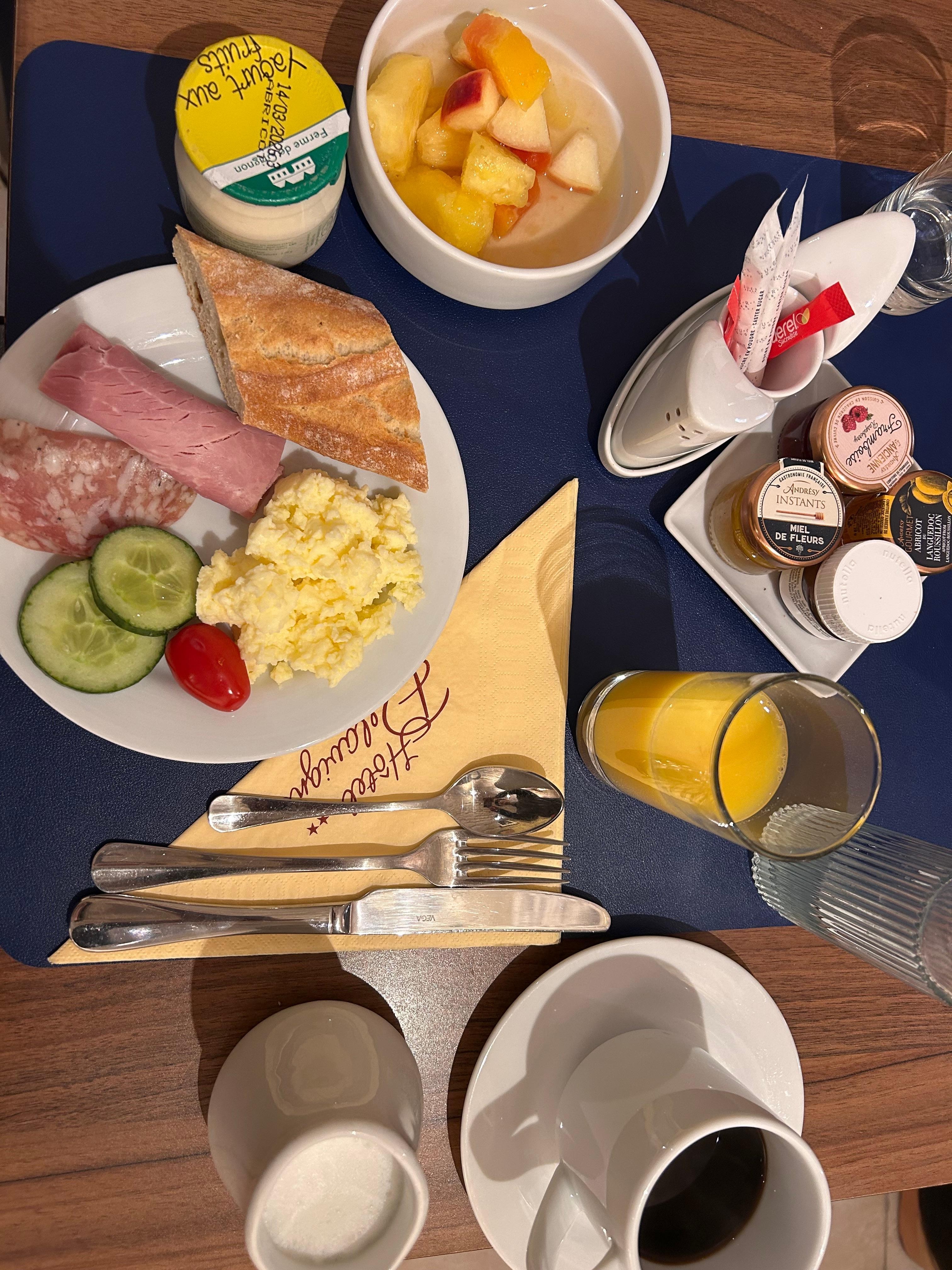 ブュッフェ形式の朝食