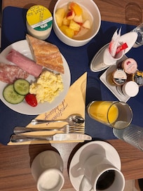 ブュッフェ形式の朝食