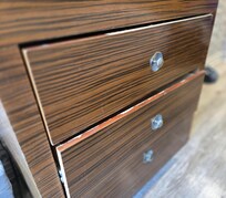 Dresser - peeling. Only 1 drawer of 3 worked.