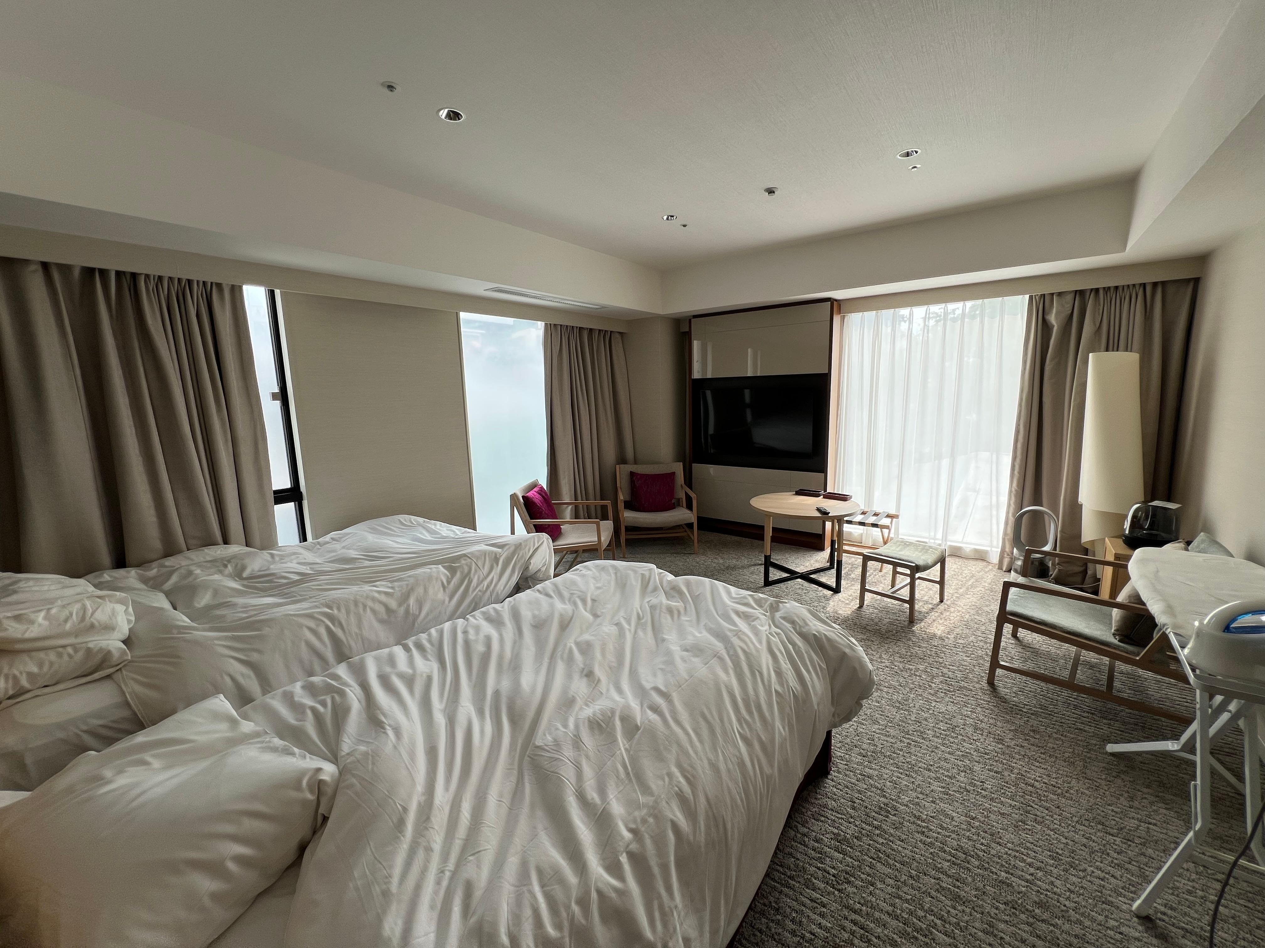 Twin deluxe corner room on 2nd floor.