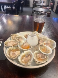 Bluff oysters in pub downstairs. I went to Bluff and couldn’t get them but the Editors had em