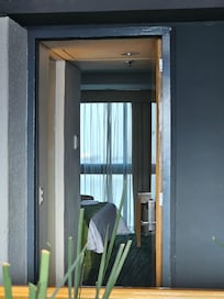 Habitación limpia y disponible