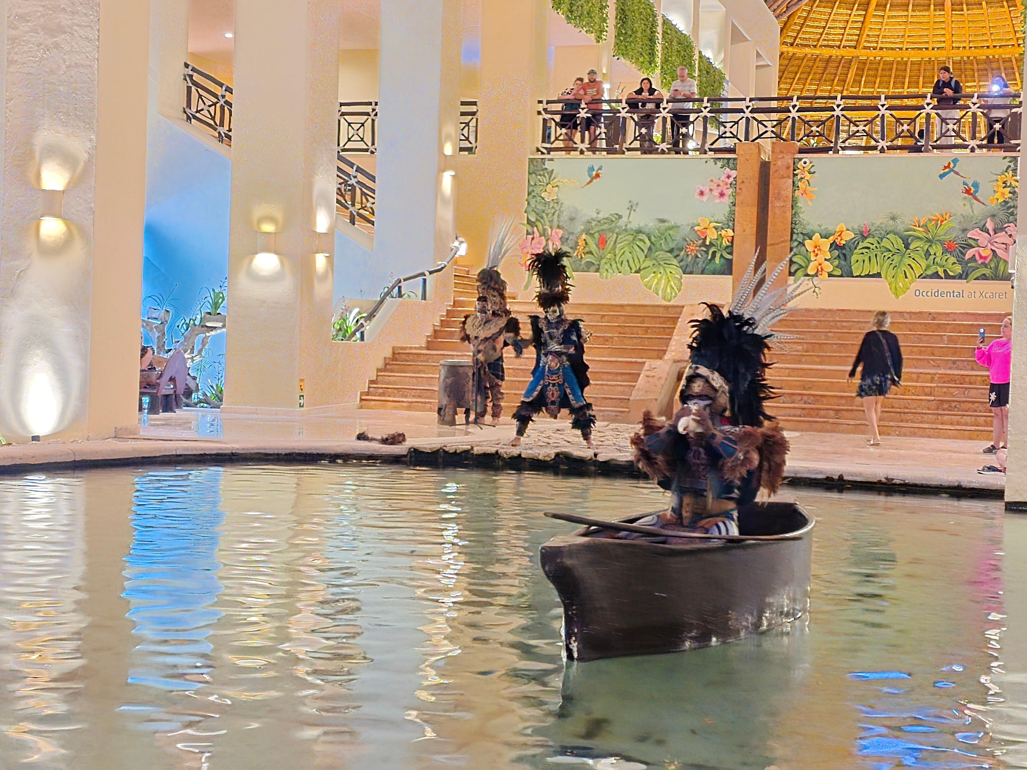 Early evening lobby show