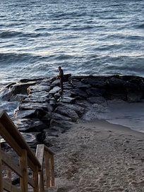 Excellent access to a safe beach site.