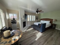 King bed. Fireplace was the heat source. One common wall (thin).