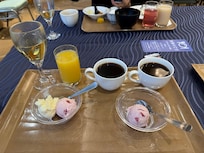 Ice cream and champagne for breakfast!