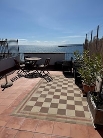 Rooftop deck