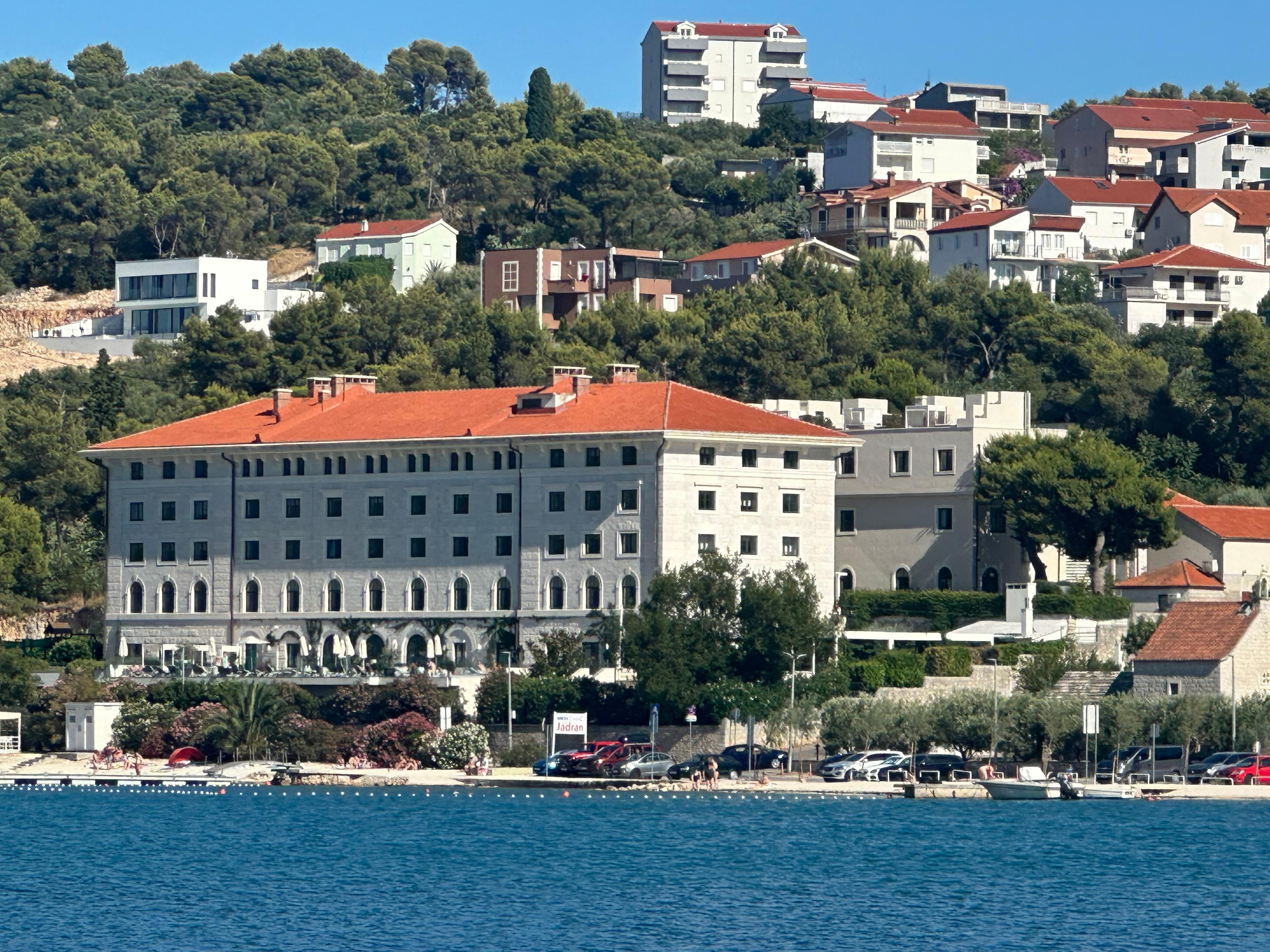 Browns Hotel from the other side of the water.