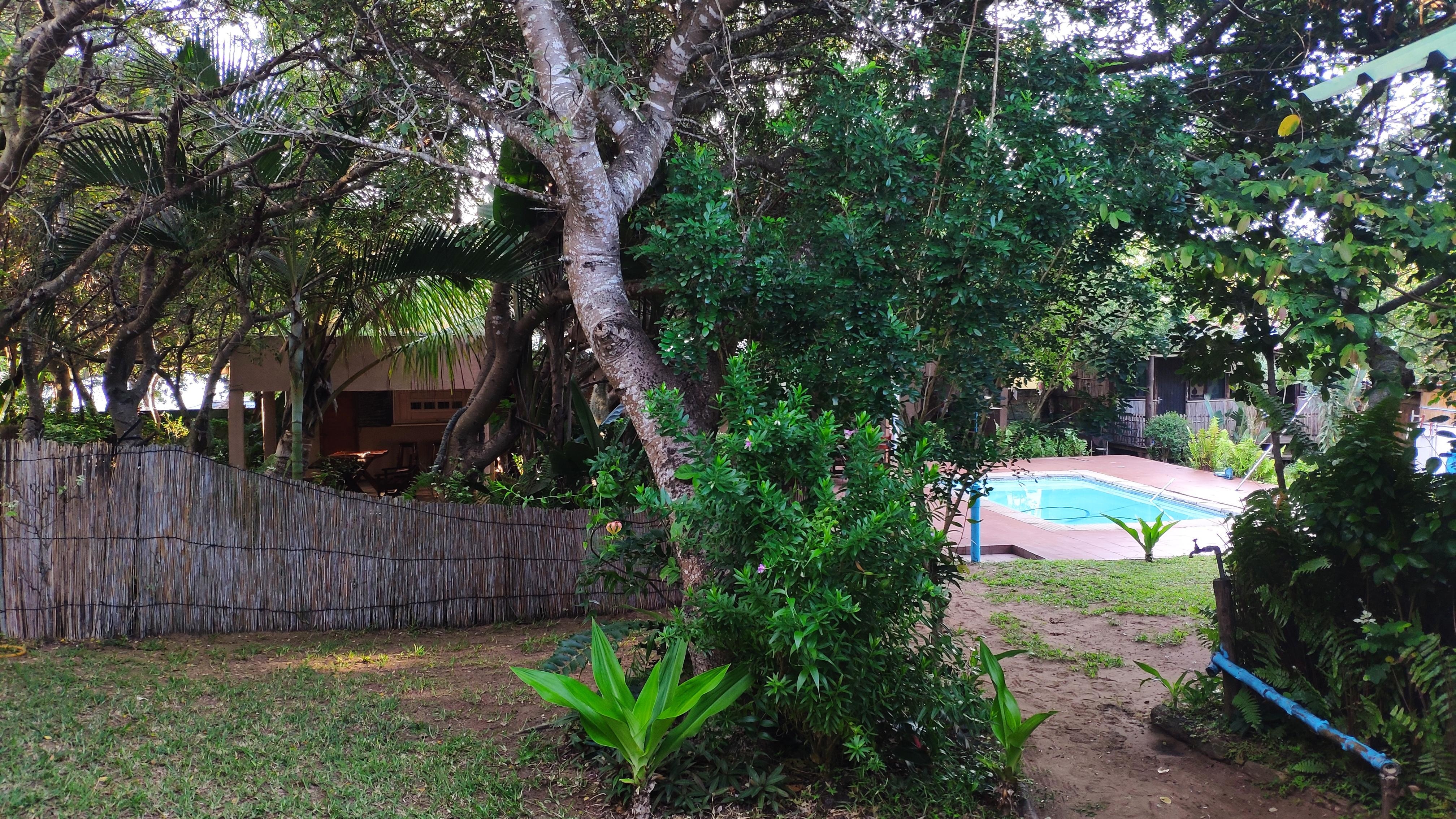 chill out area and pool