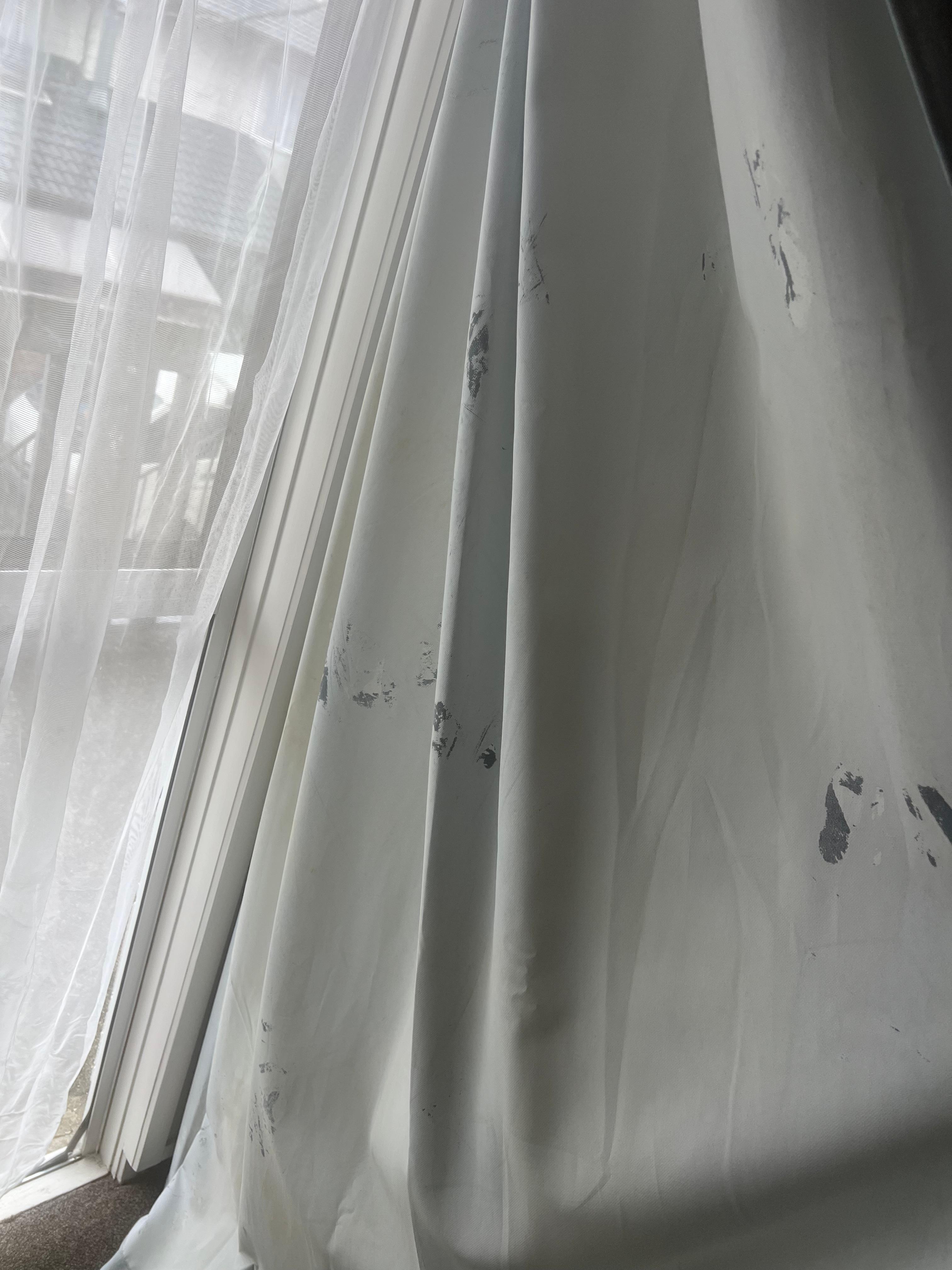 No blinds in kitchen 