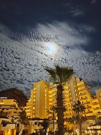 The one evening we had any cloud in the sky. Spectacular.