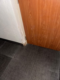 The door to the room was terrible
