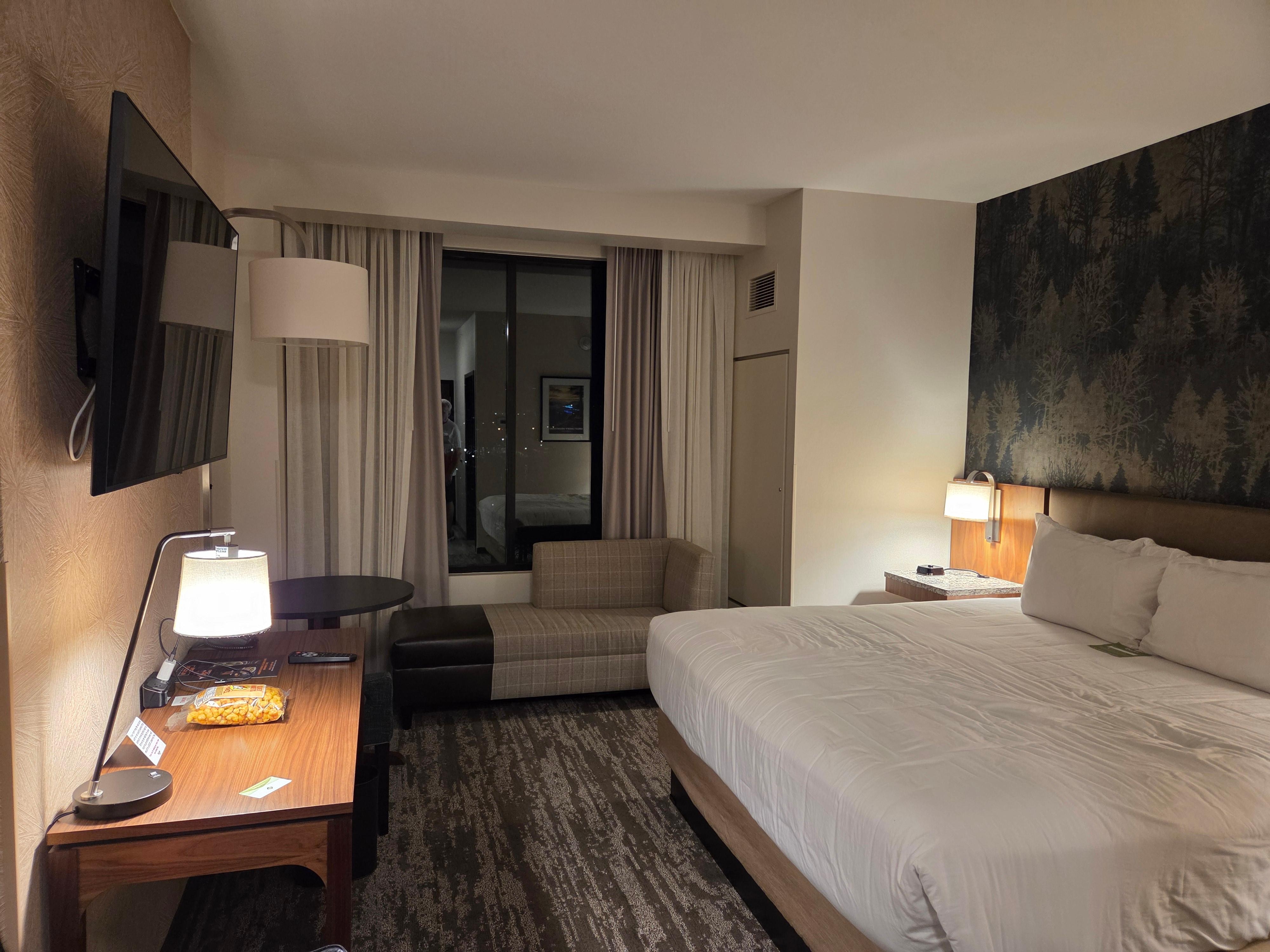 King room 6th floor
Mountain view