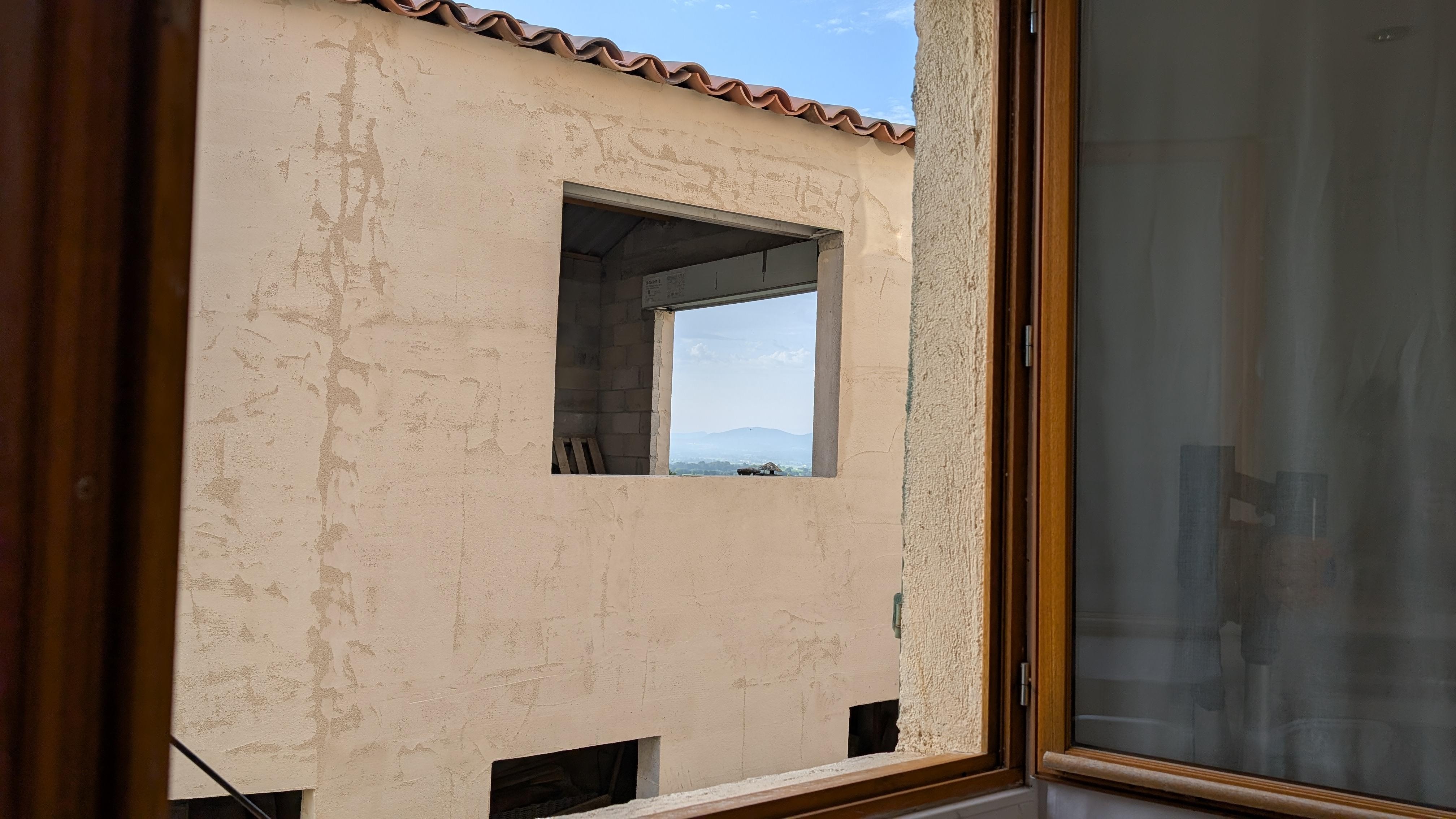 Vue du séjour de face vers la vallée