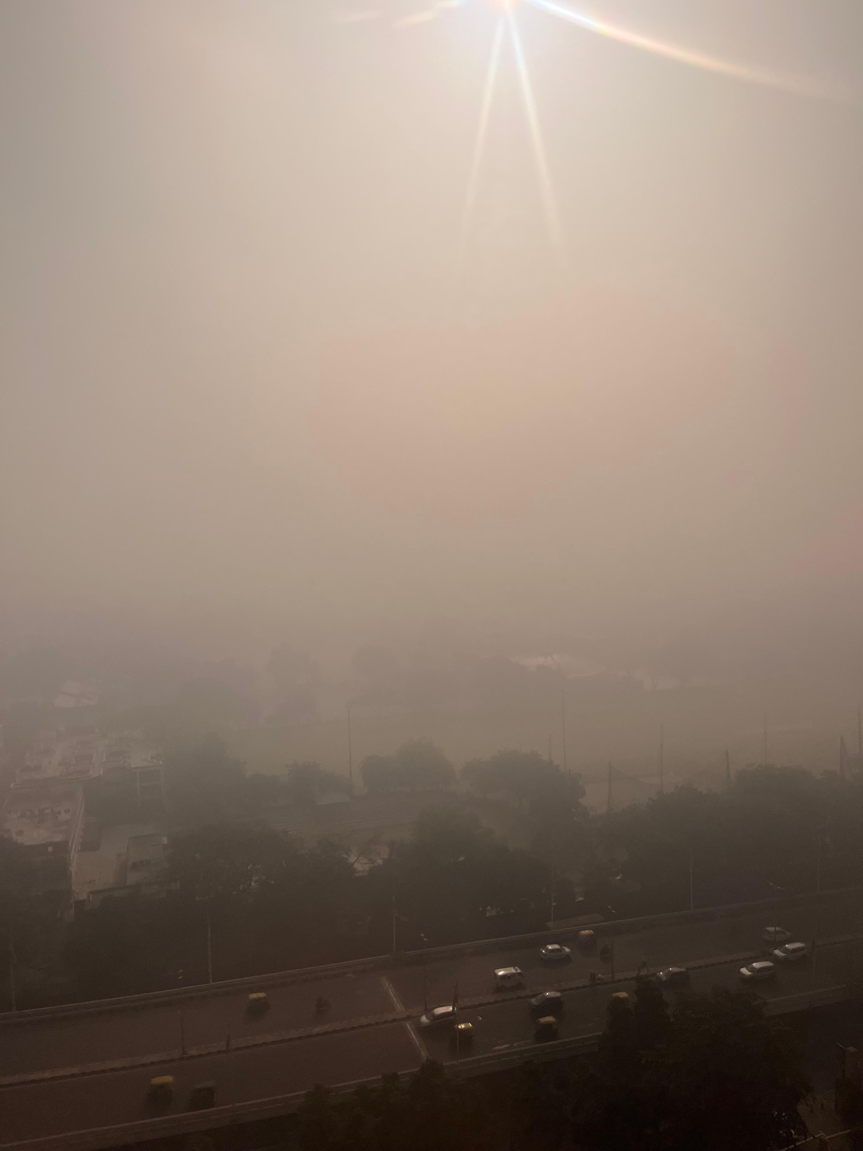 Aussicht aus dem 22. Stockwerk bei maximalem Smog