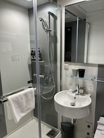 淋浴比較舒服,也比較方便