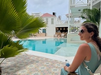 Lovely pool with bar