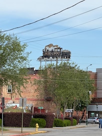 Picture taken from outside the Southside Condo. Everything in Walking distance đ©·