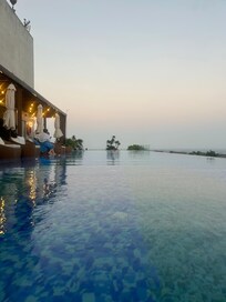 Le 5-6 piscine, vraiment juste cool, max relaxe