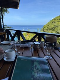 Breakfast at the Treehouse